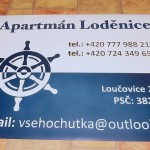 Polep na ceduli Apartmán Loděnice